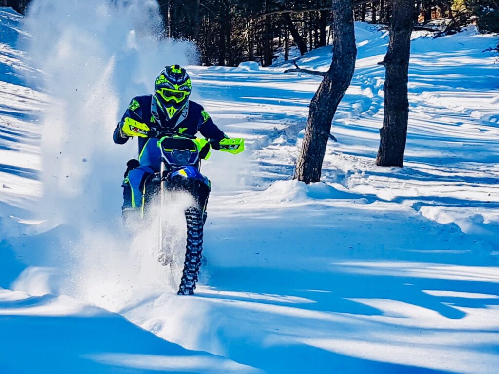 enduro bike on the snow